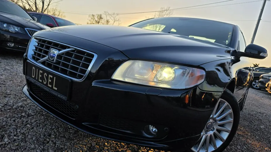VOLVO S80 -