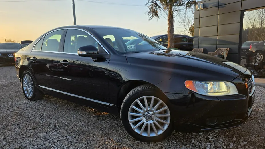 VOLVO S80 -