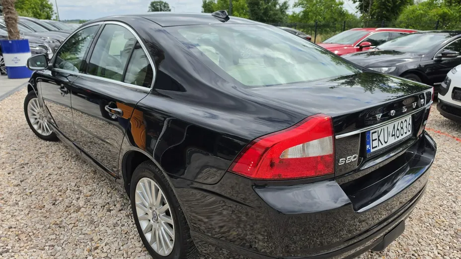 VOLVO S80 -