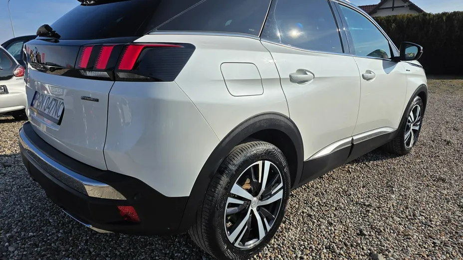 PEUGEOT 3008 -