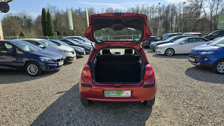 RENAULT Clio -
