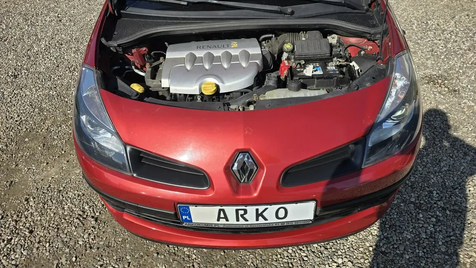 RENAULT Clio -
