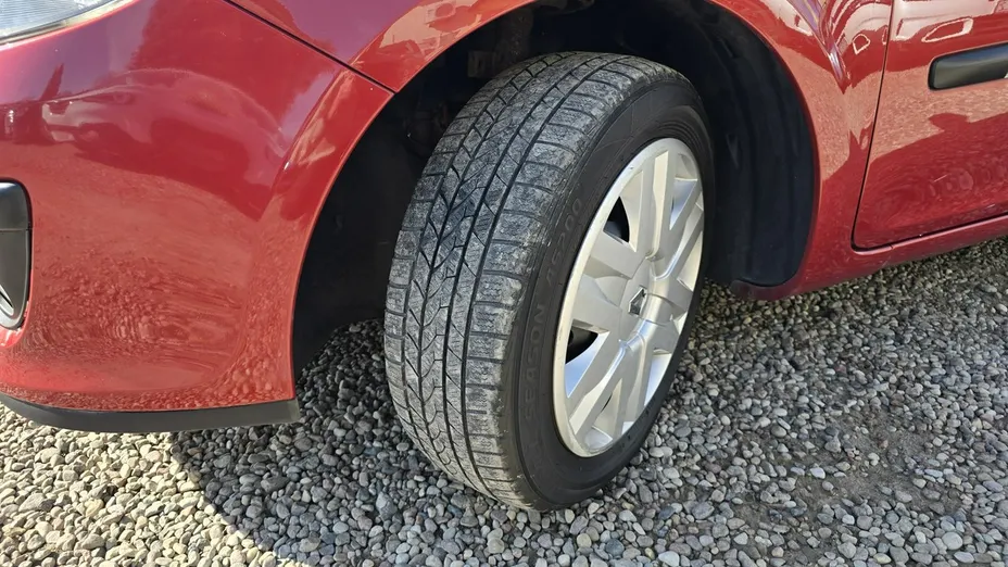RENAULT Clio -