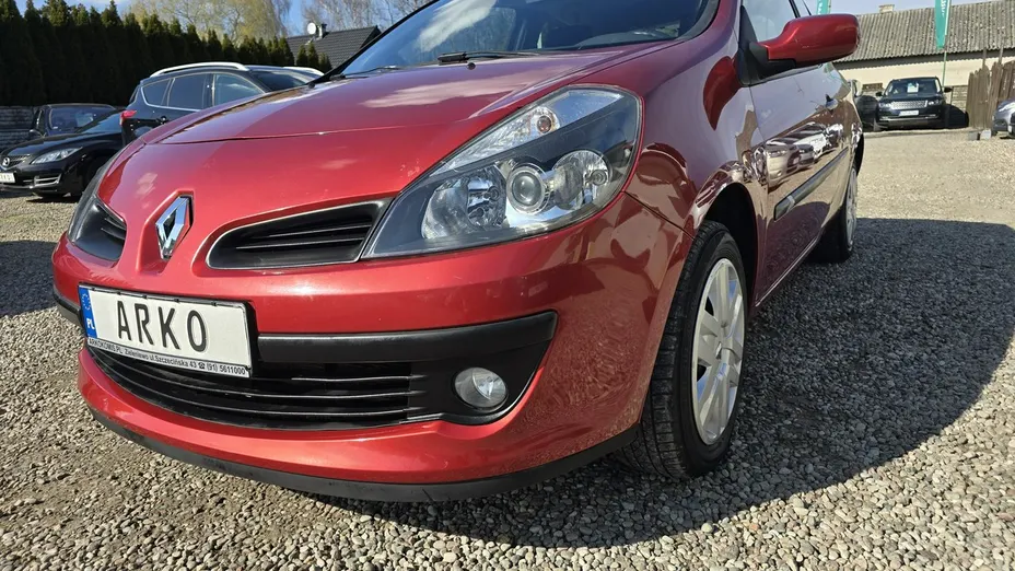 RENAULT Clio -