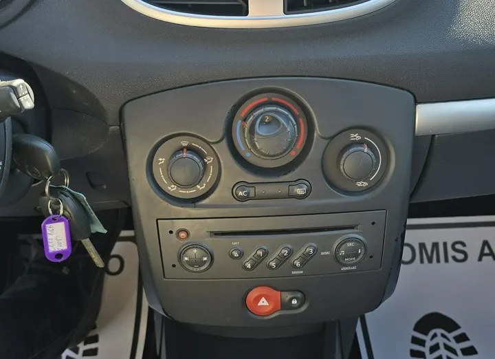 RENAULT Clio -