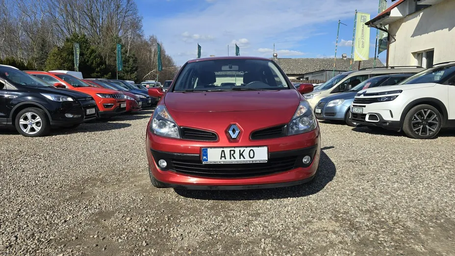 RENAULT Clio -