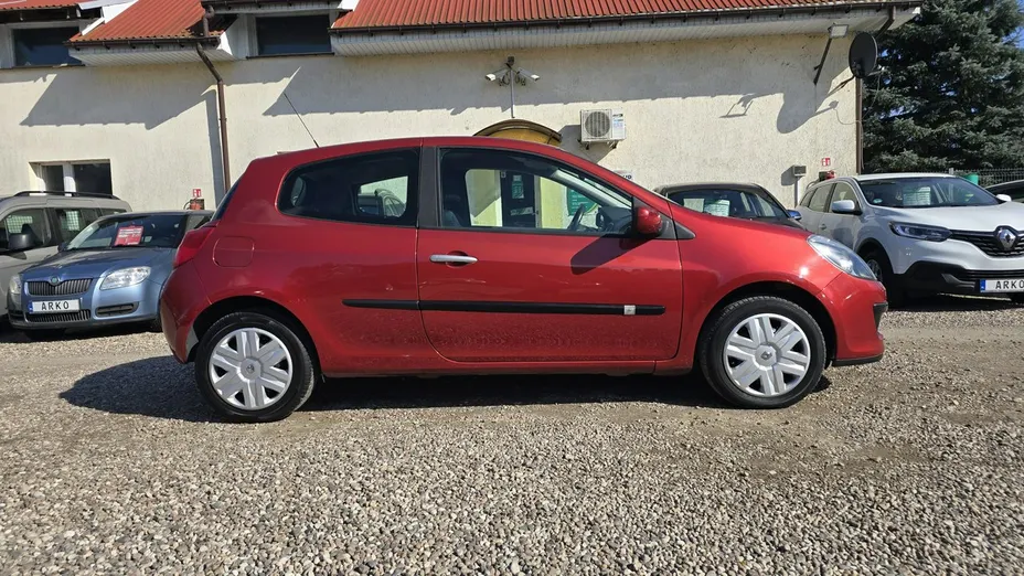 RENAULT Clio -