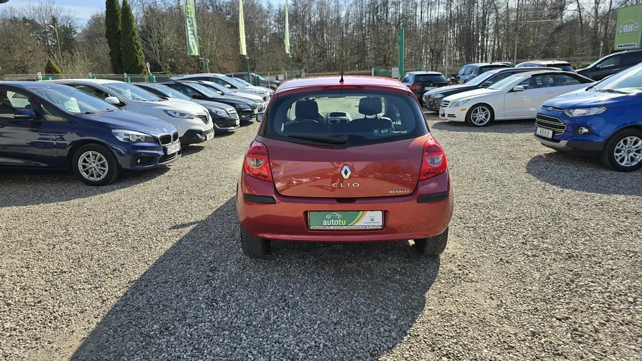 RENAULT Clio -