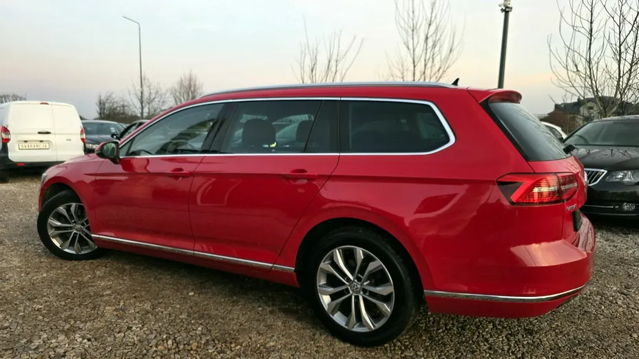 VOLKSWAGEN Passat -