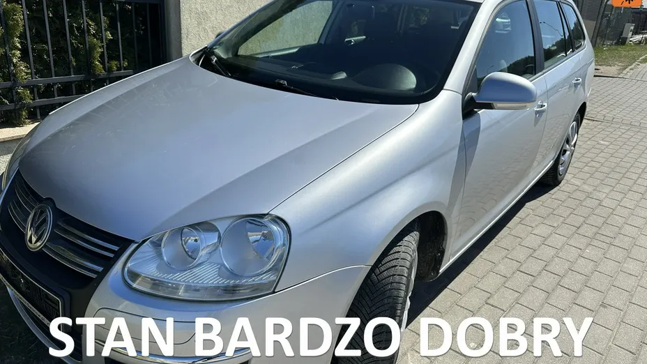 VOLKSWAGEN Golf -