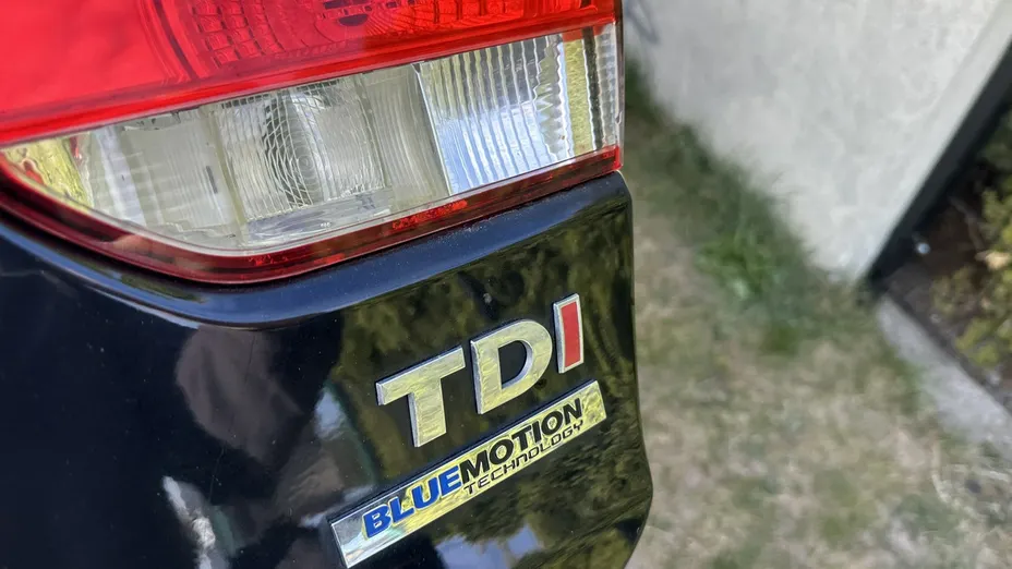 VOLKSWAGEN Golf -