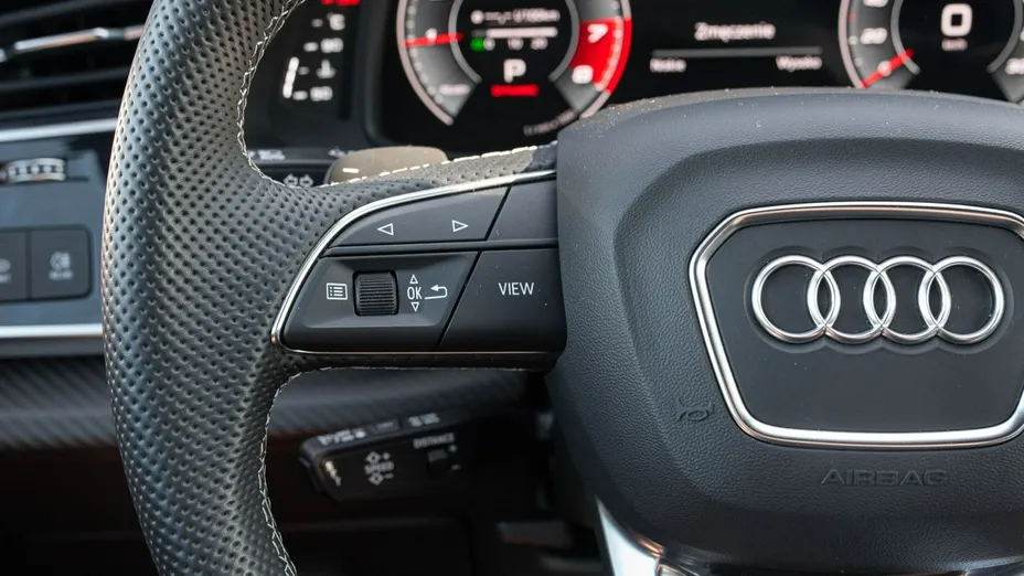 AUDI SQ8 -