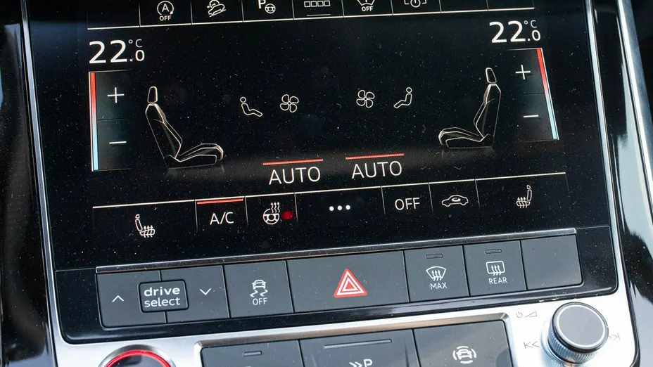 AUDI SQ8 -