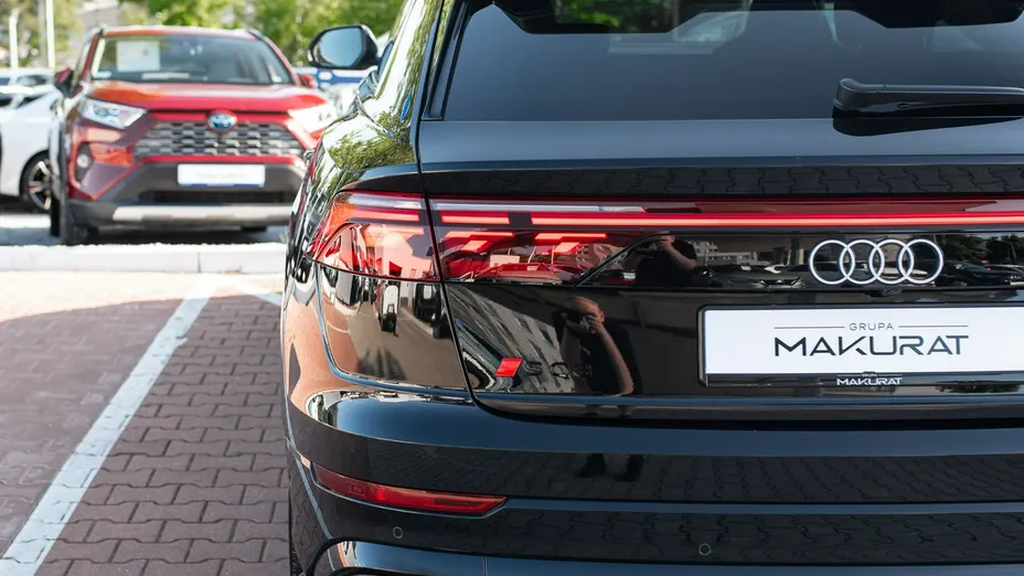 AUDI SQ8 -