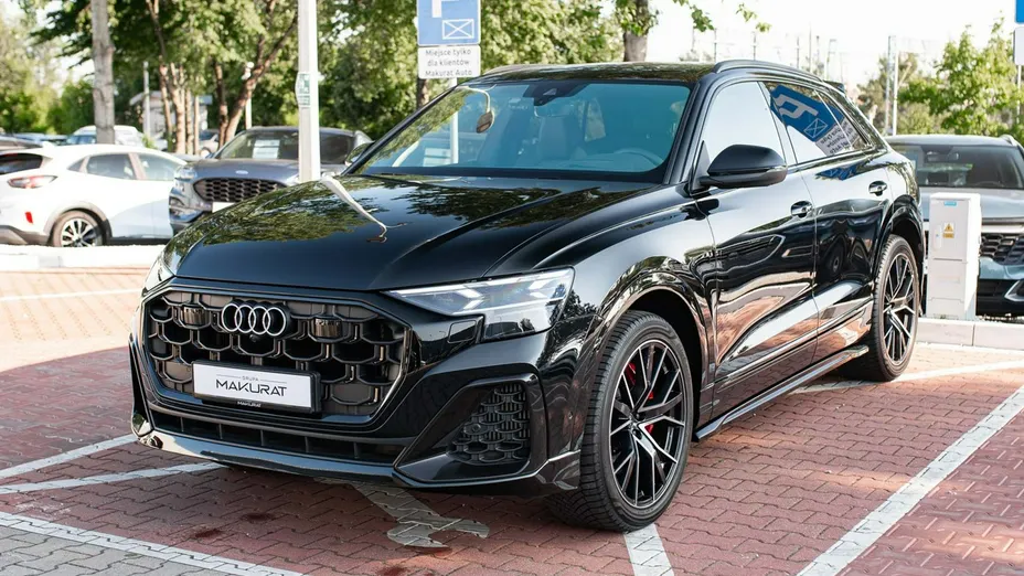 AUDI SQ8 -