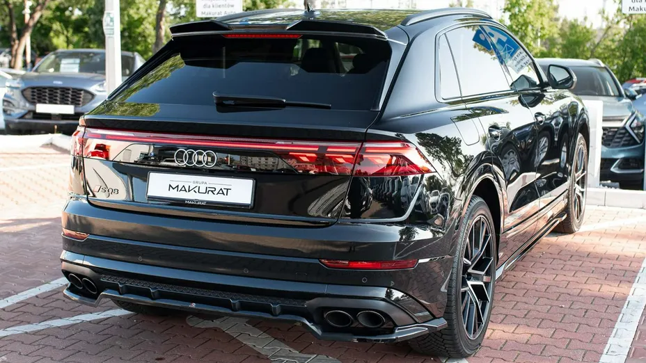 AUDI SQ8 -