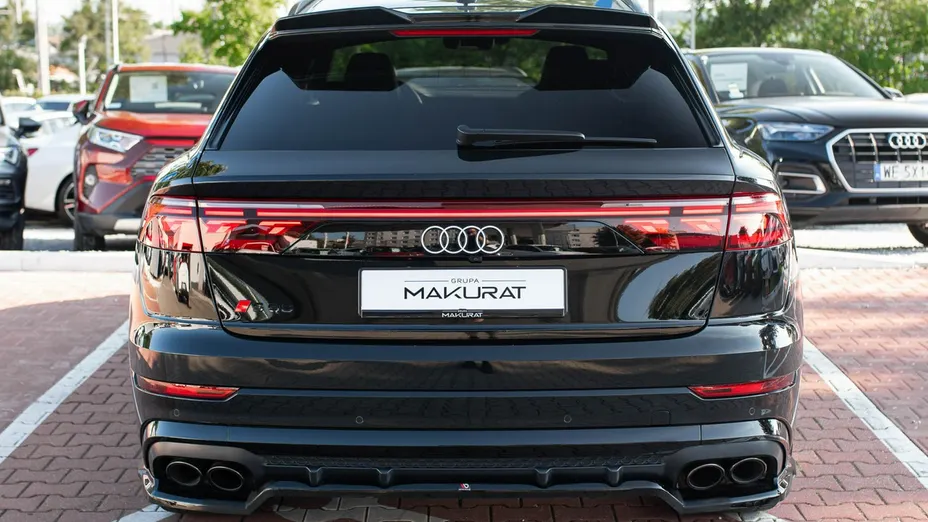 AUDI SQ8 -