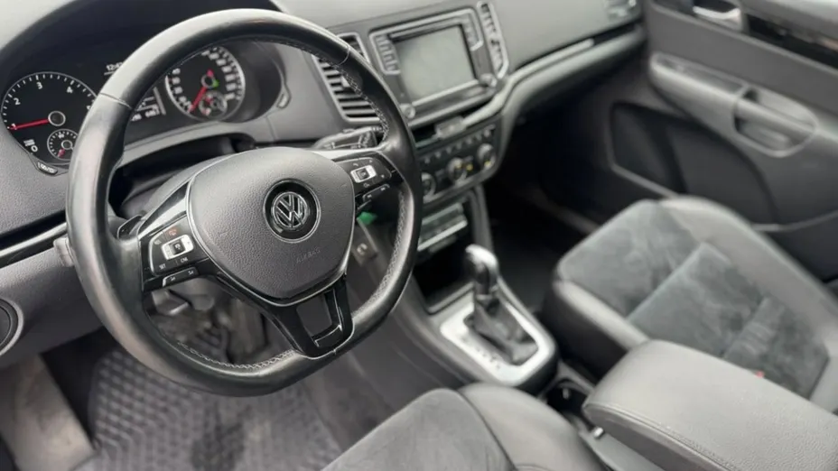 VOLKSWAGEN Sharan -