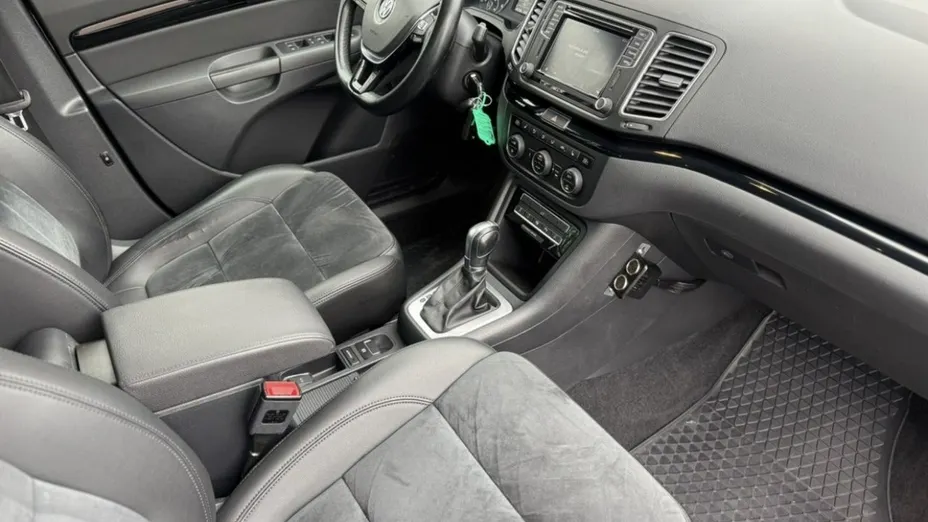 VOLKSWAGEN Sharan -