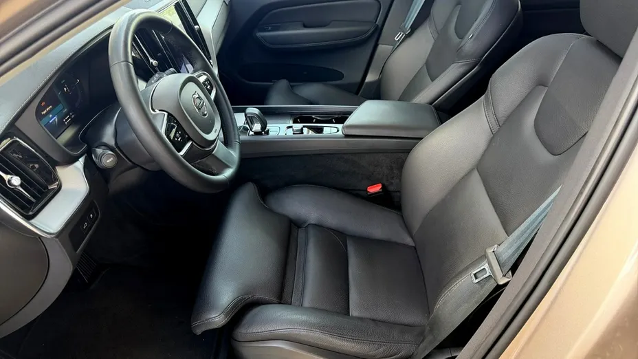 VOLVO XC60 -