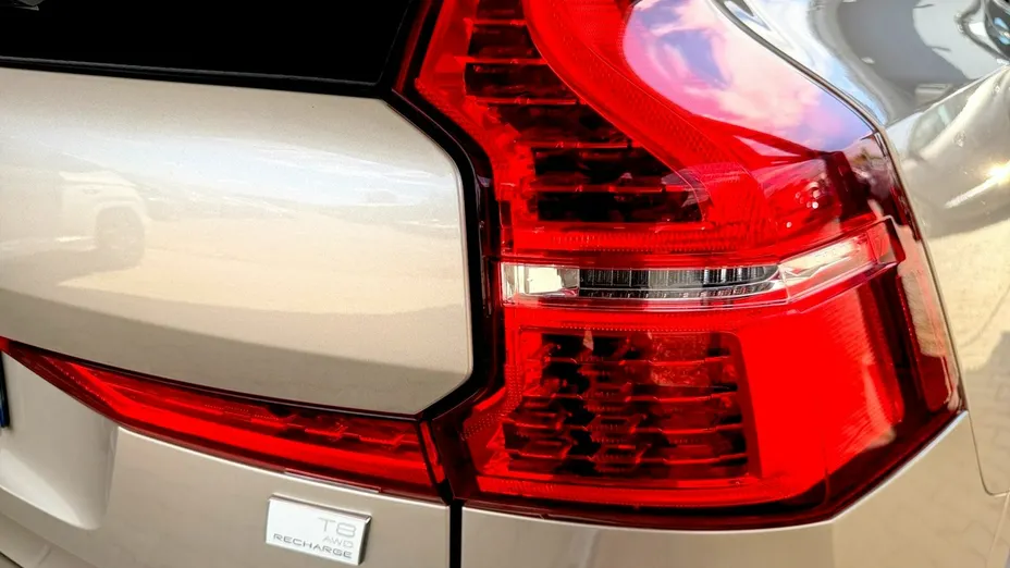 VOLVO XC60 -