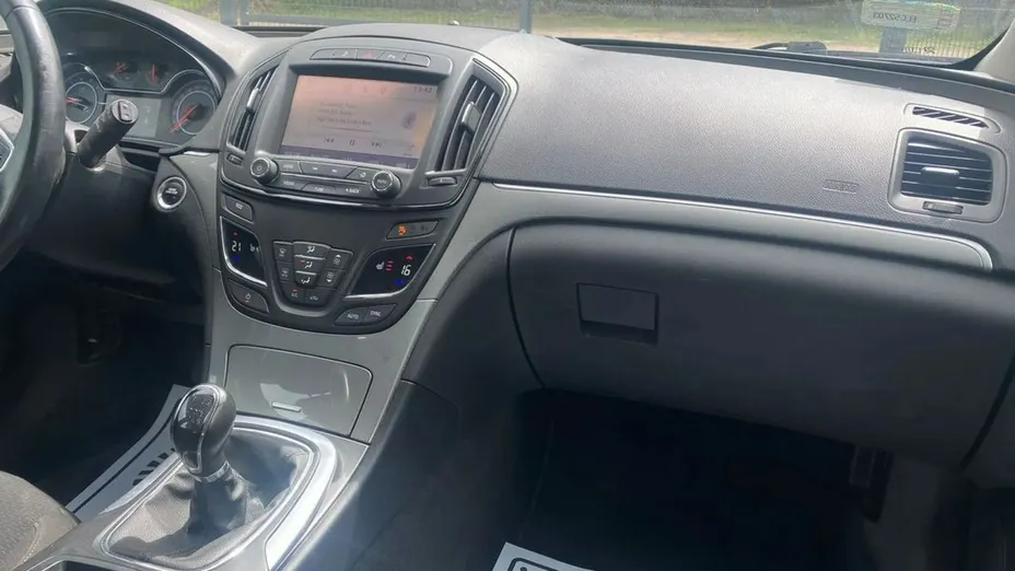 OPEL Insignia -