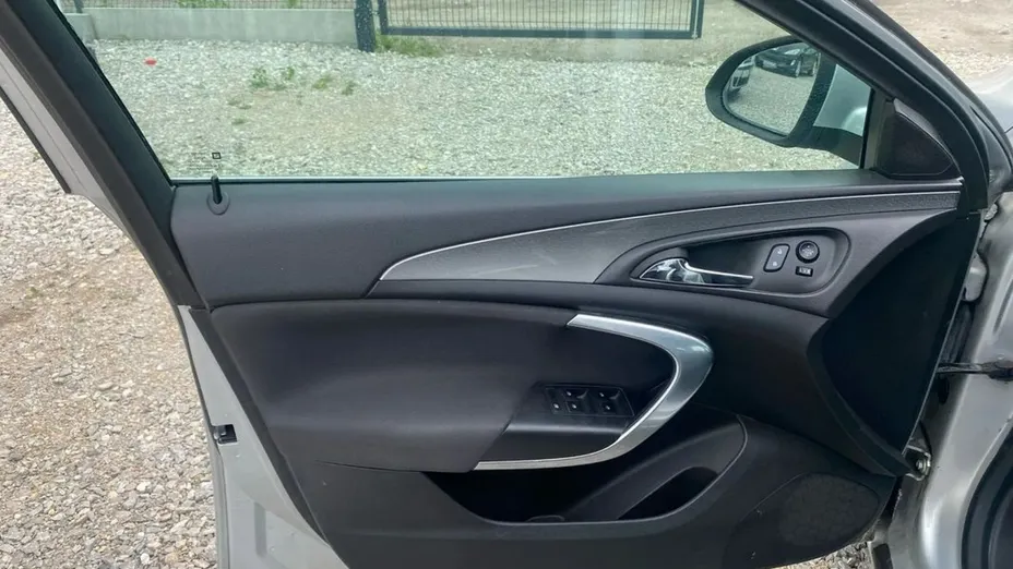 OPEL Insignia -