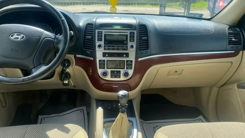 HYUNDAI Santa Fe -