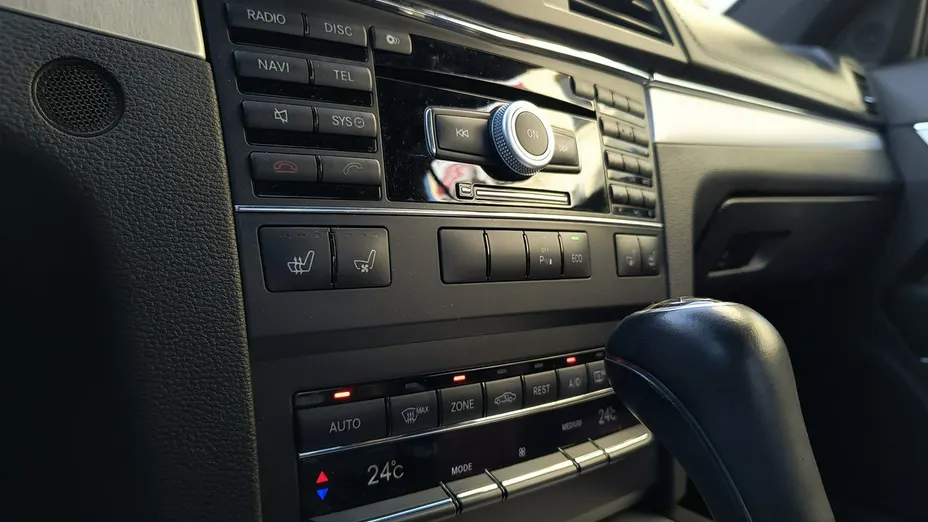 MERCEDES-BENZ E Klasa -