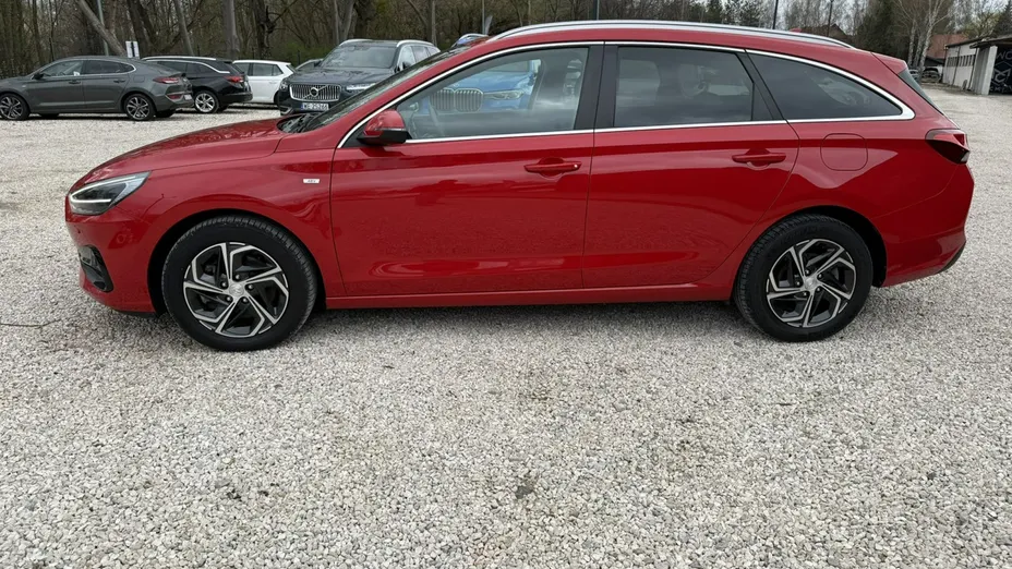 HYUNDAI i30 -