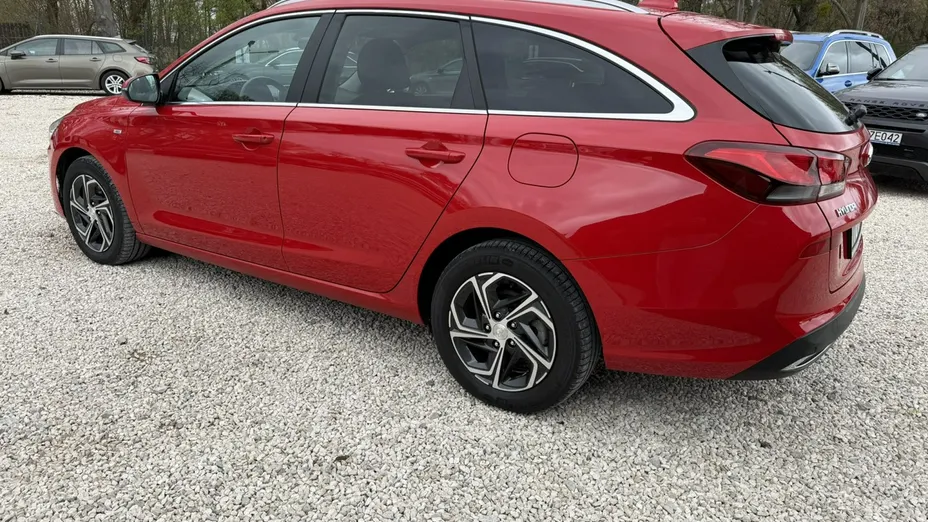 HYUNDAI i30 -