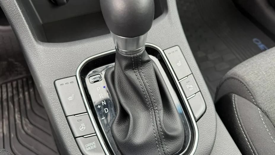 HYUNDAI i30 -