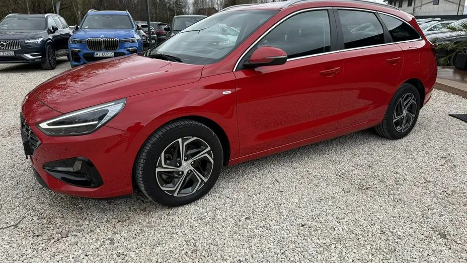 HYUNDAI i30 -