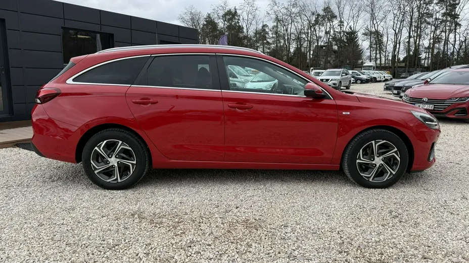 HYUNDAI i30 -