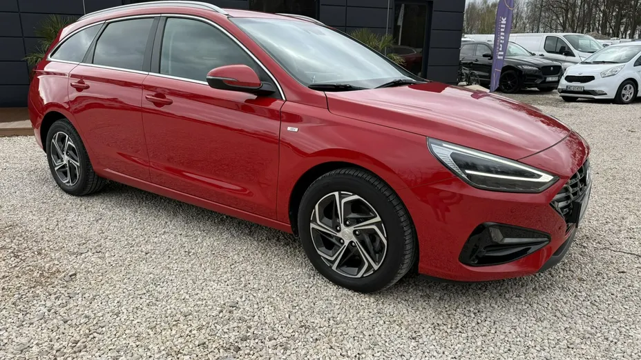 HYUNDAI i30 -