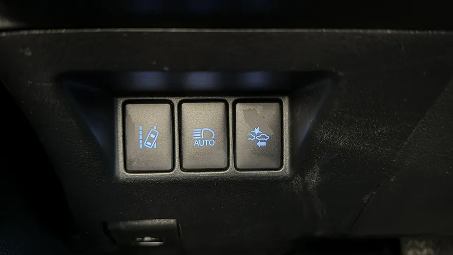TOYOTA Yaris -