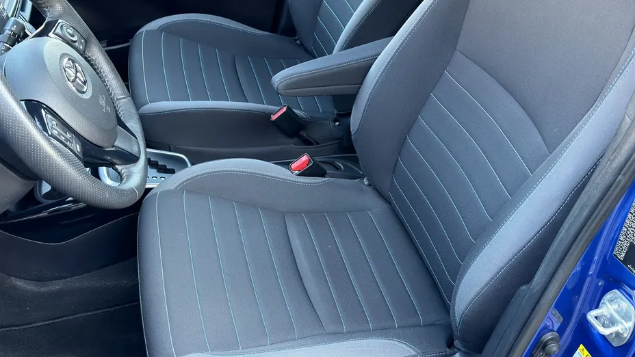 TOYOTA Yaris -