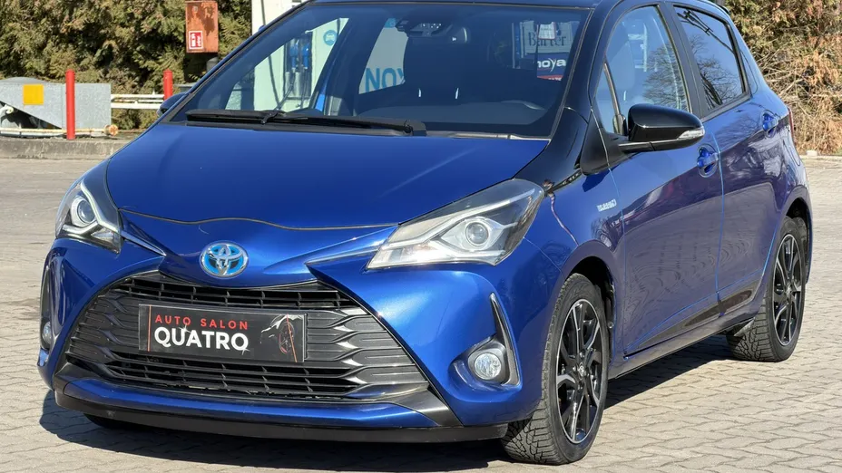 TOYOTA Yaris -