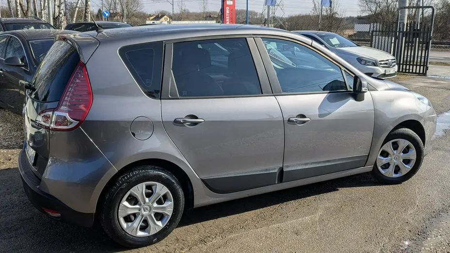 RENAULT Scenic -