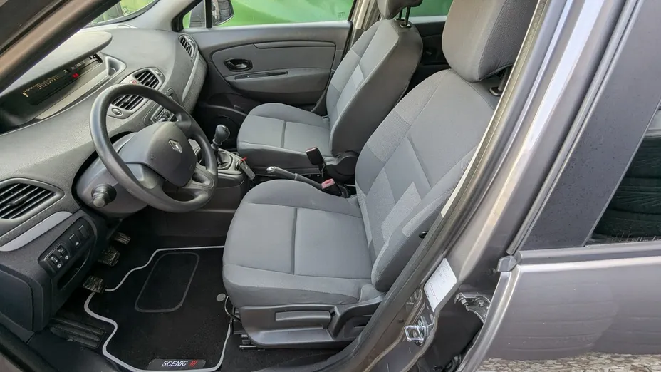 RENAULT Scenic -