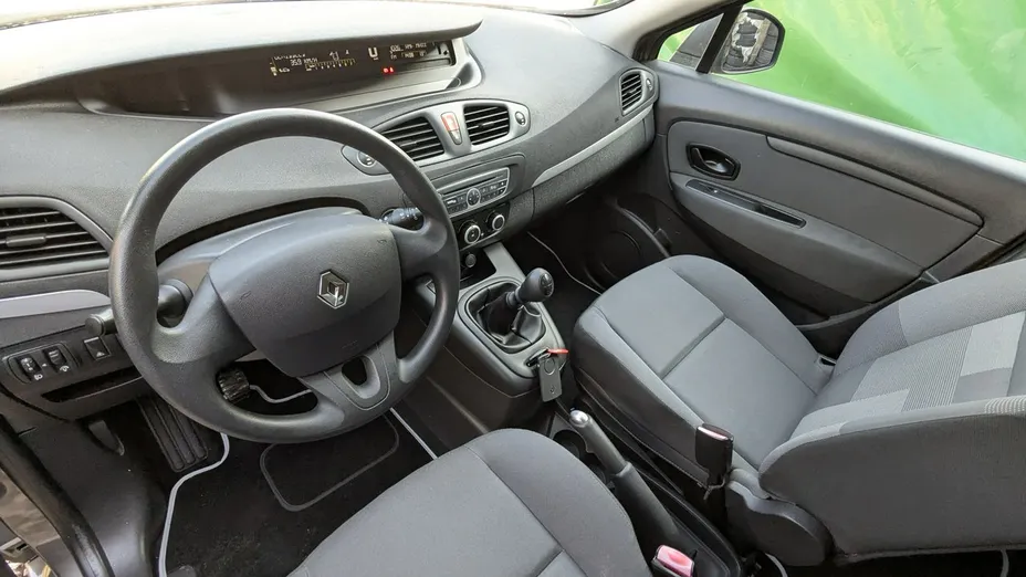 RENAULT Scenic -