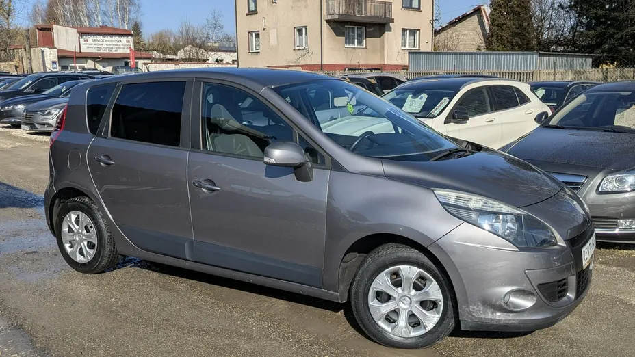 RENAULT Scenic -