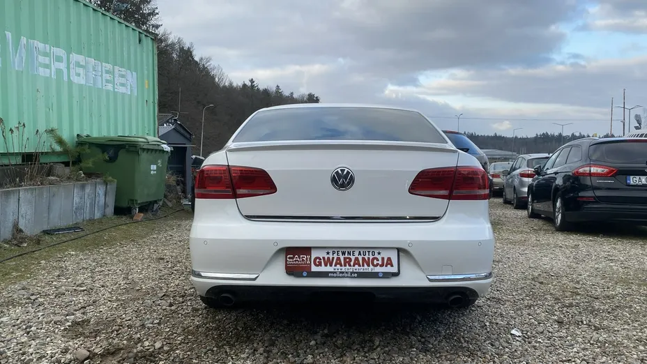 VOLKSWAGEN Passat -