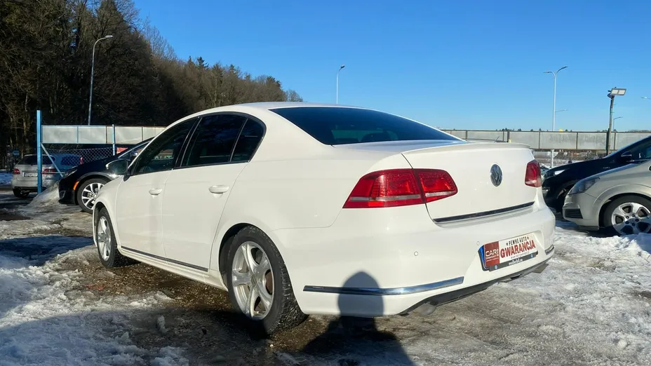 VOLKSWAGEN Passat -