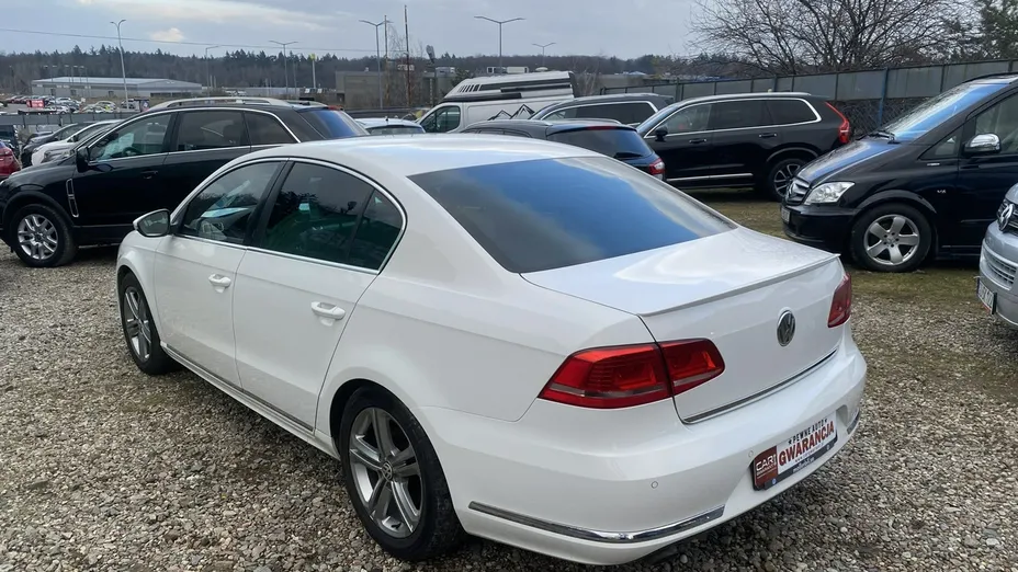 VOLKSWAGEN Passat -