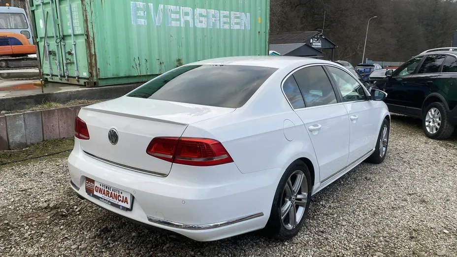 VOLKSWAGEN Passat -