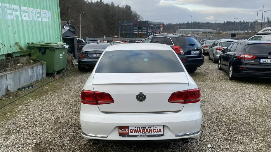 VOLKSWAGEN Passat -