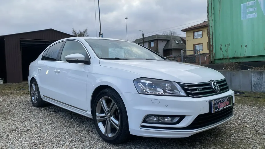 VOLKSWAGEN Passat -