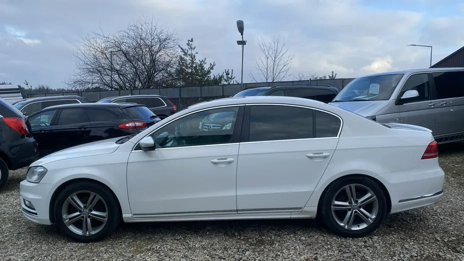 VOLKSWAGEN Passat -