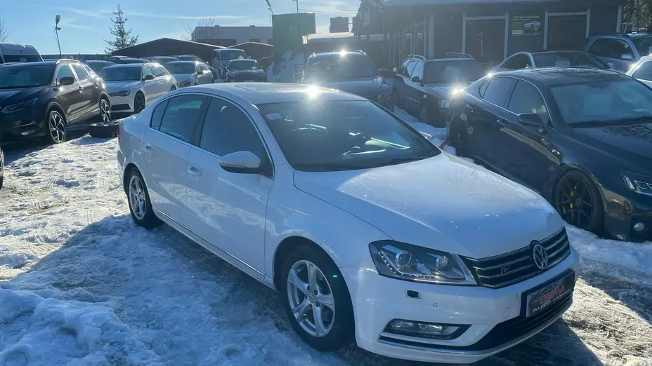 VOLKSWAGEN Passat -